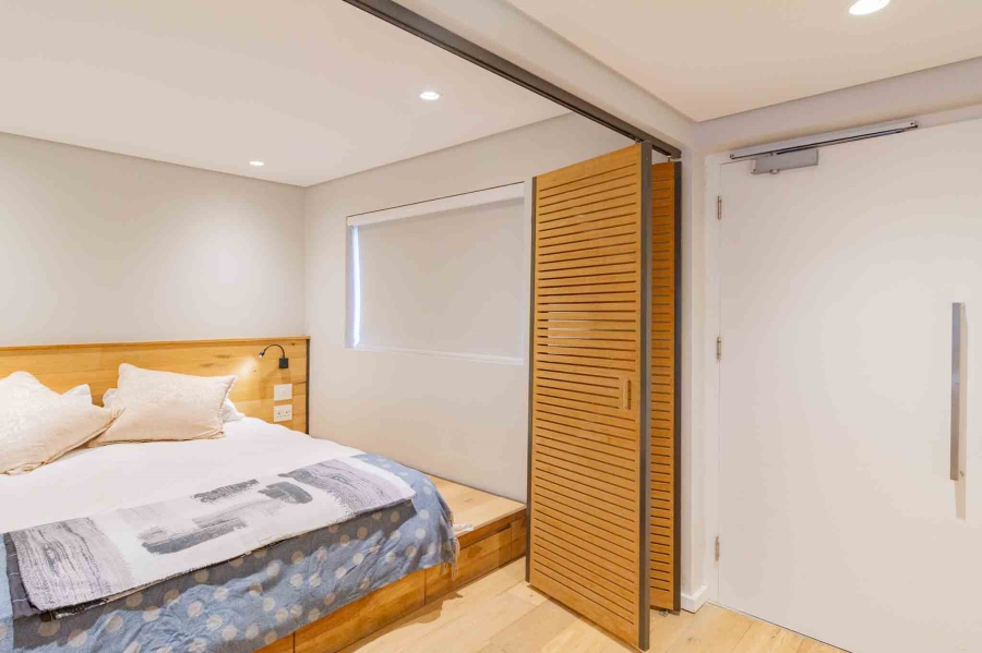 1 Bedroom Property for Sale in Sea Point Western Cape